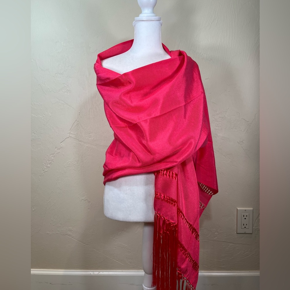 Scraf/Shawl/wrap - Picture 3 of 12